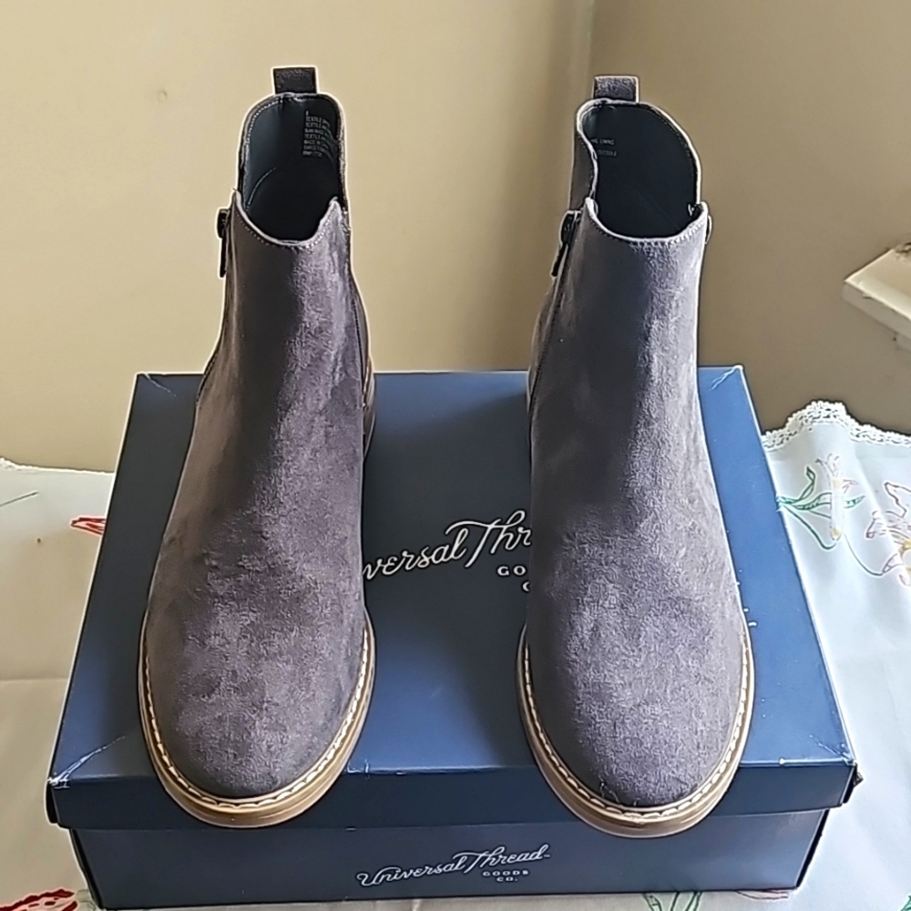 Women's Gray Boots Size 8 New